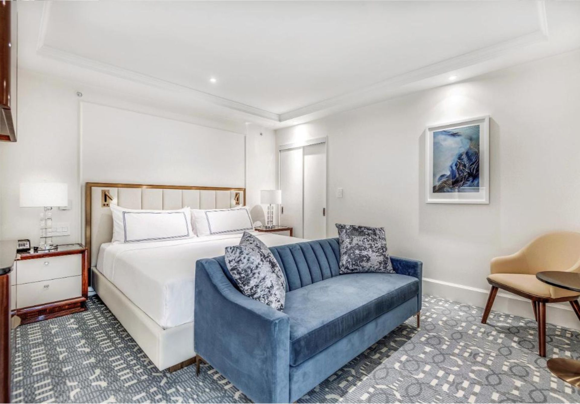 AZUR Legacy Collection Hotel