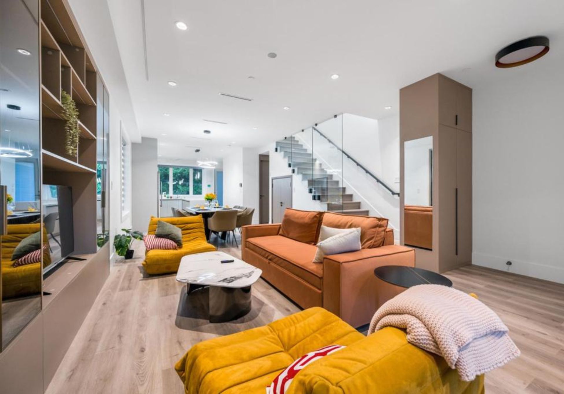 Stylish Retreat in Van’s Prime Location